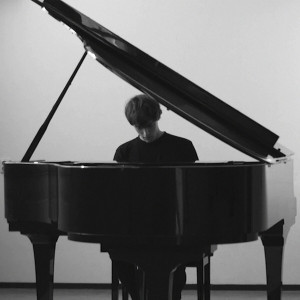 Jurrivh - Ain't No Love (2016)