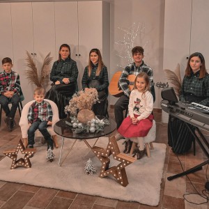 Familia Mihai - S-a Implinit Ce S-A Profetit (2021)