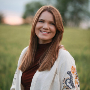 Andreea Damian - Mâini Spre Cer Voi 'Nălța (Gratitude) (2025)